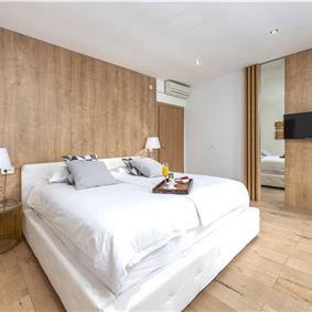 Luxury 5 Bedroom Beachfront Villa near Dubrovnik, Sleeps 11-12